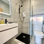 Apartamento Sleek Stylish 1 Bedroom