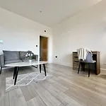Sleek Stylish 1 Bedroom Apartamento