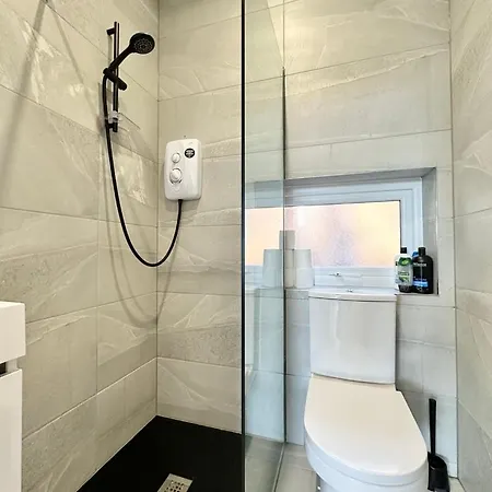 Apartment Sleek Stylish 1 Bedroom Leeds *