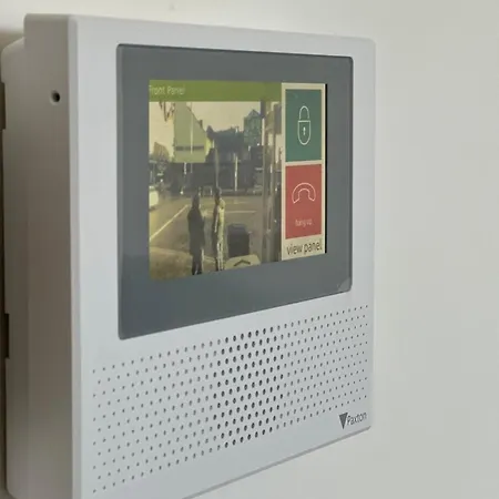 Sleek Stylish 1 Bedroom *