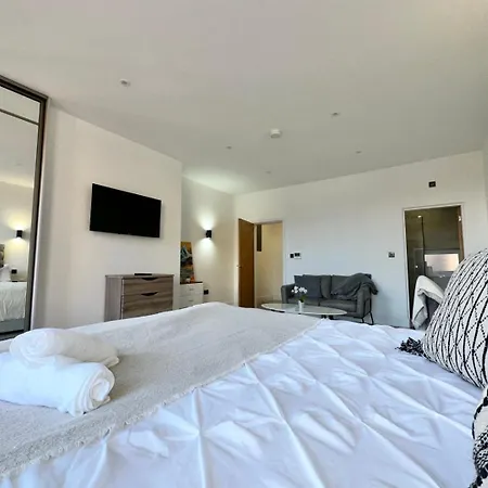 Apartment Sleek Stylish 1 Bedroom Leeds Leeds (West Yorkshire)