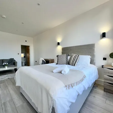 Apartment Sleek Stylish 1 Bedroom Leeds *