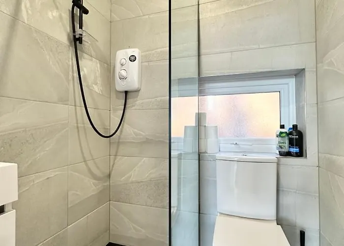 Apartment Sleek Stylish 1 Bedroom *