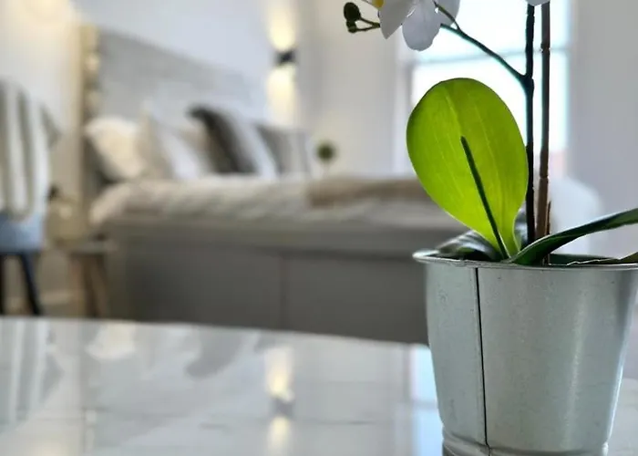 Apartment Sleek Stylish 1 Bedroom