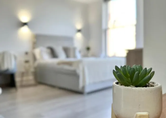 Sleek Stylish 1 Bedroom Apartment Leeds (West Yorkshire)