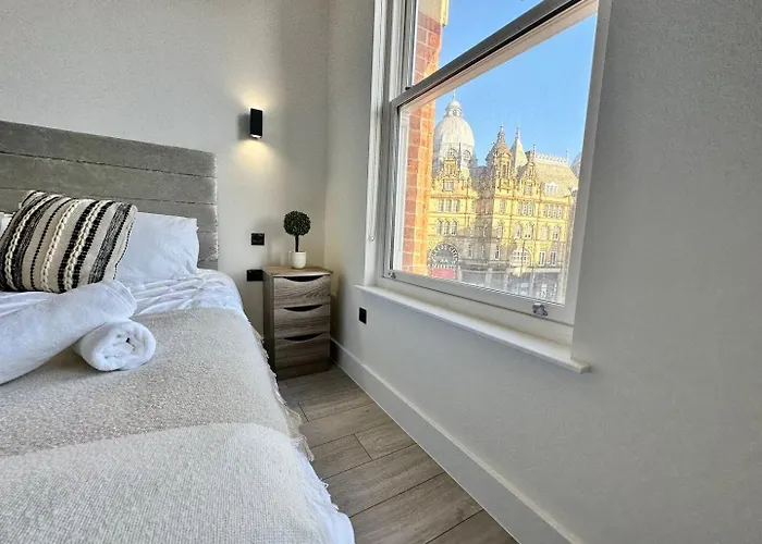 Sleek Stylish 1 Bedroom