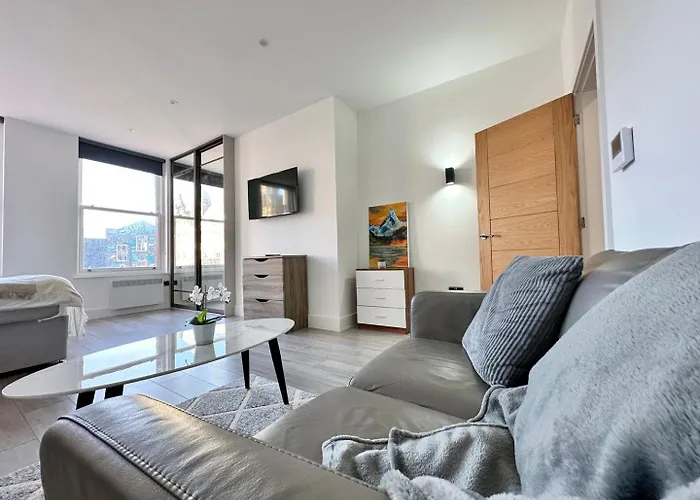 Sleek Stylish 1 Bedroom