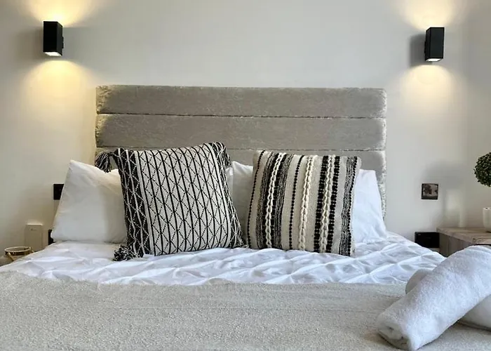 Sleek Stylish 1 Bedroom 아파트 리즈