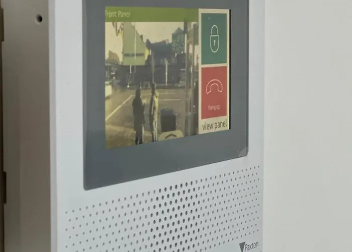 Sleek Stylish 1 Bedroom *