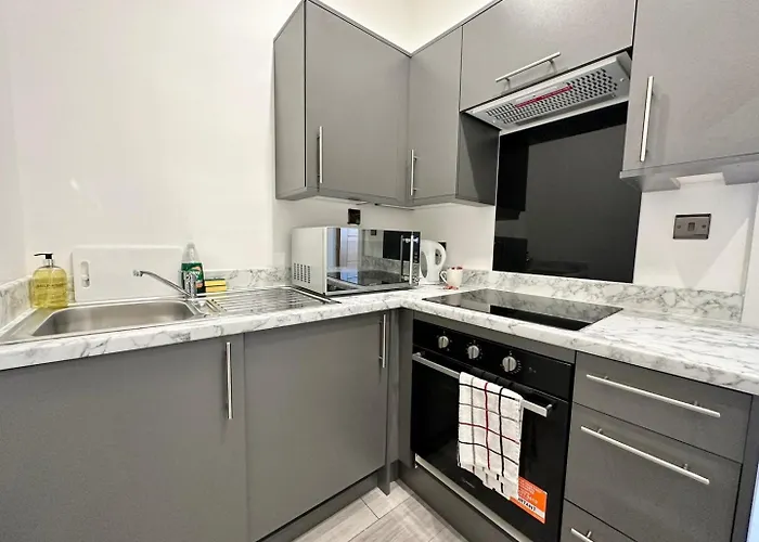 Sleek Stylish 1 Bedroom * 리즈