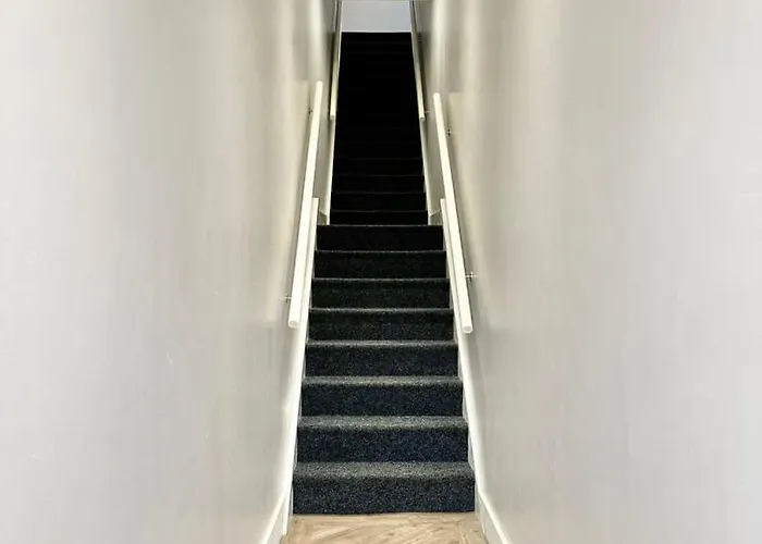 Sleek Stylish 1 Bedroom Leeds (West Yorkshire)